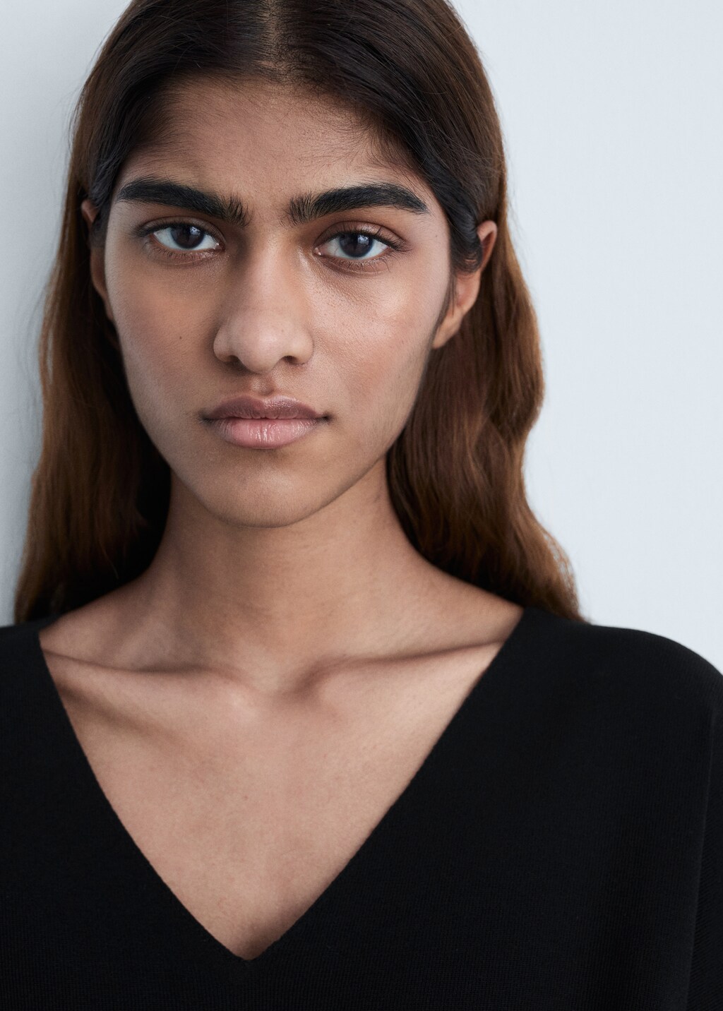 V-neck knit top - White