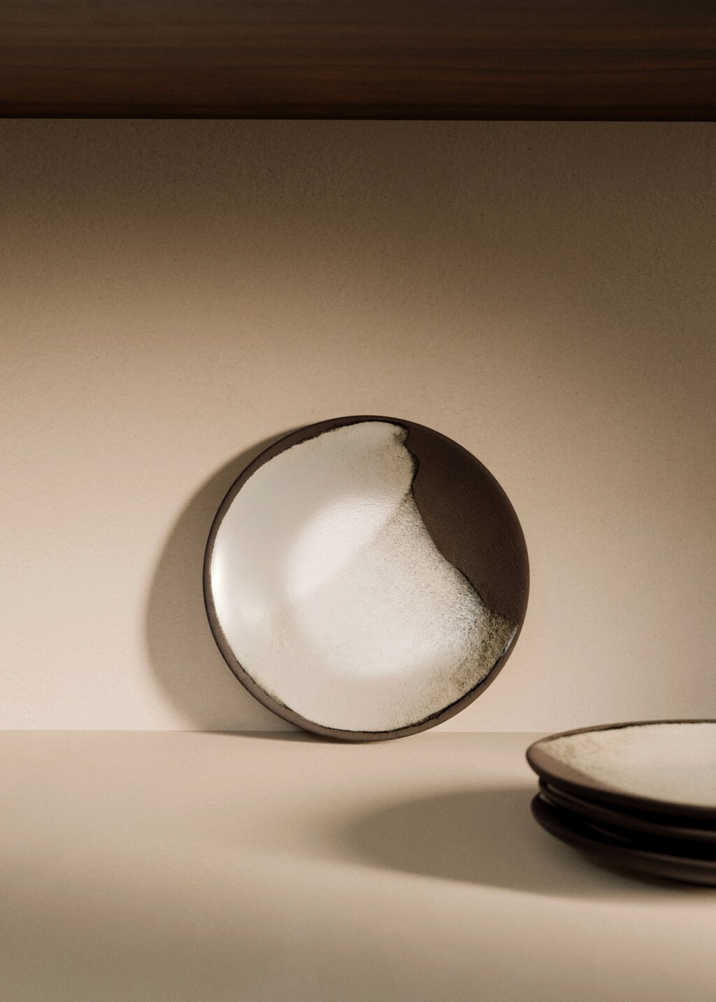 Reactive decorated stoneware dessert plate - Black