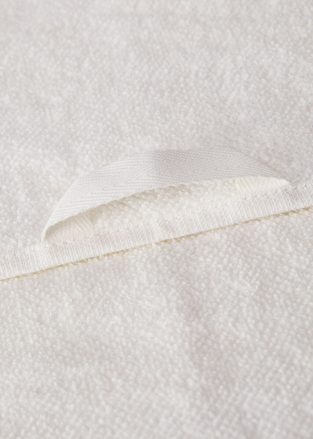 Bath towel with waffle trim and fringe - Off White