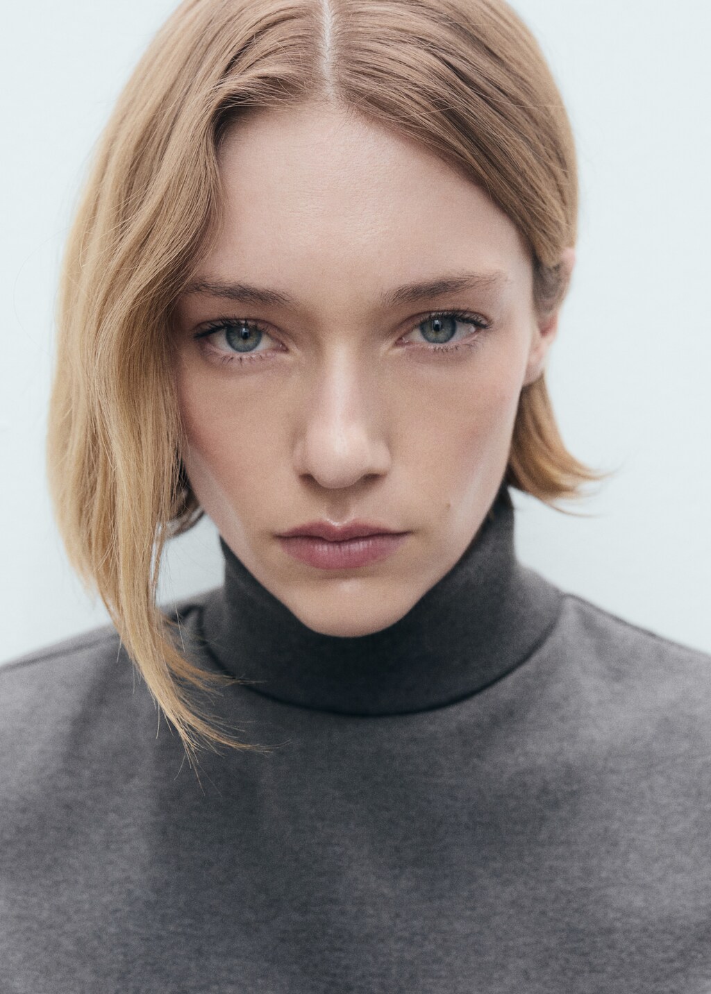 Sleeveless turtleneck top - Grey