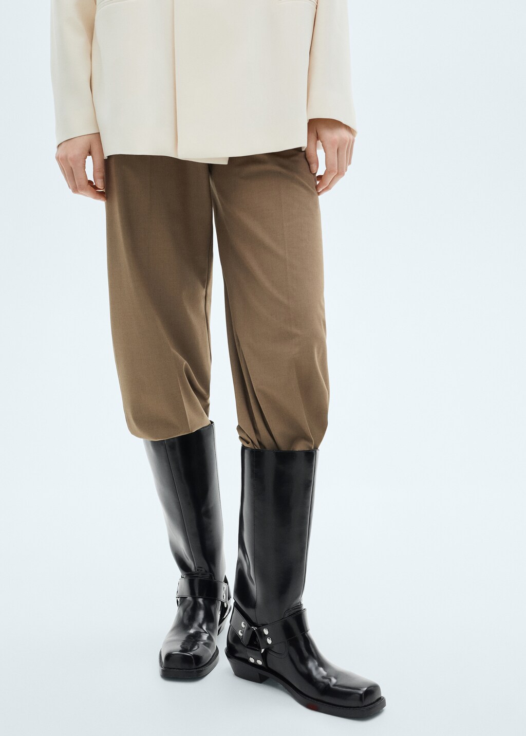 Square toe boot with metallic details - Black