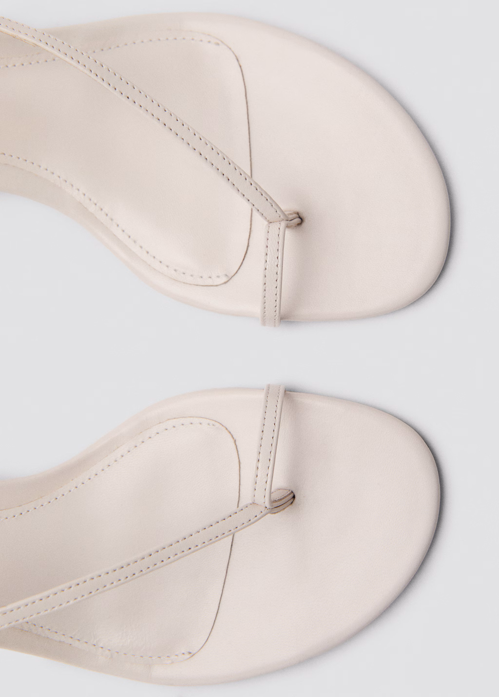 Leather sandals with a wide strap - Ecru