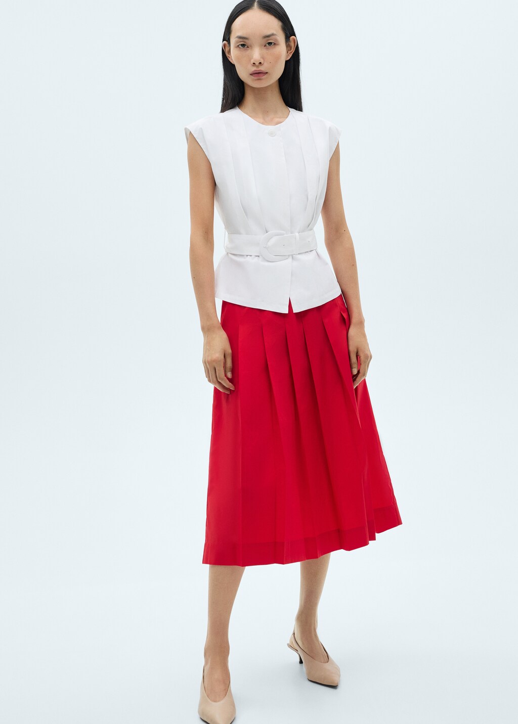 Pleated blouse with belt - White