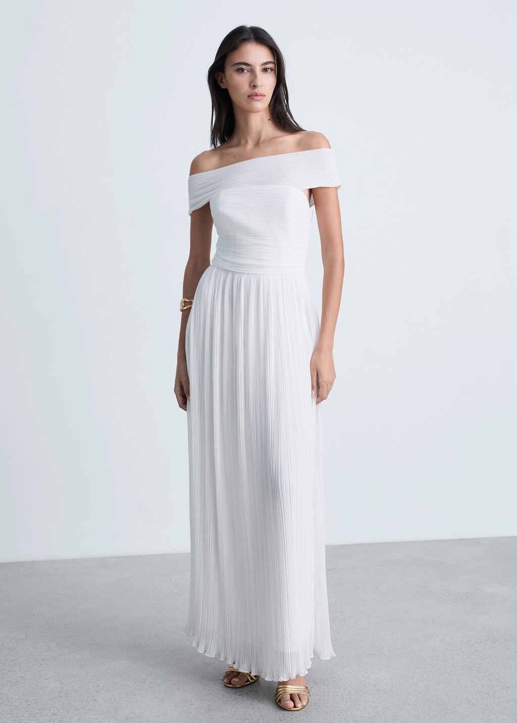 Off-the-shoulder pleated dress - White