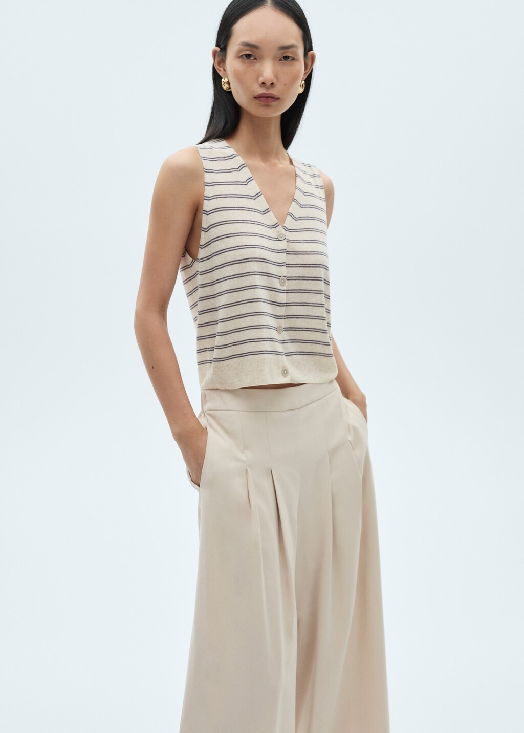 Knitted gilet with buttons - Ecru