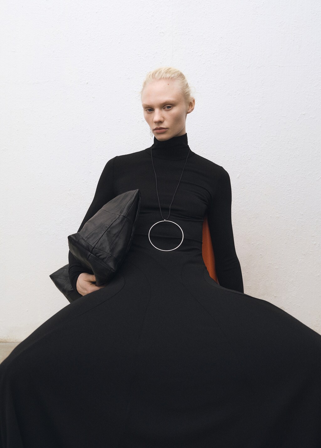 Turtleneck flared knitted dress - Black