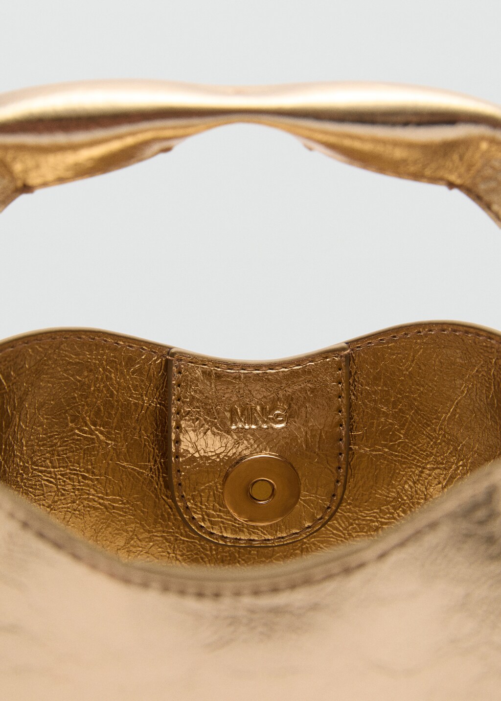 Metallic effect hand bag - Gold