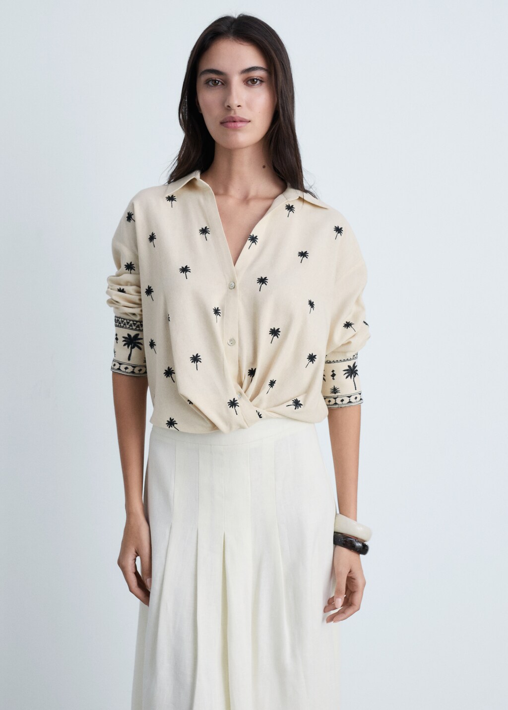 Embroidered shirt with knot - Beige