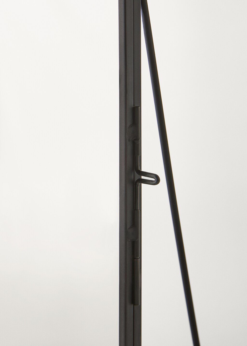 Metal frame large triangular foot - Black