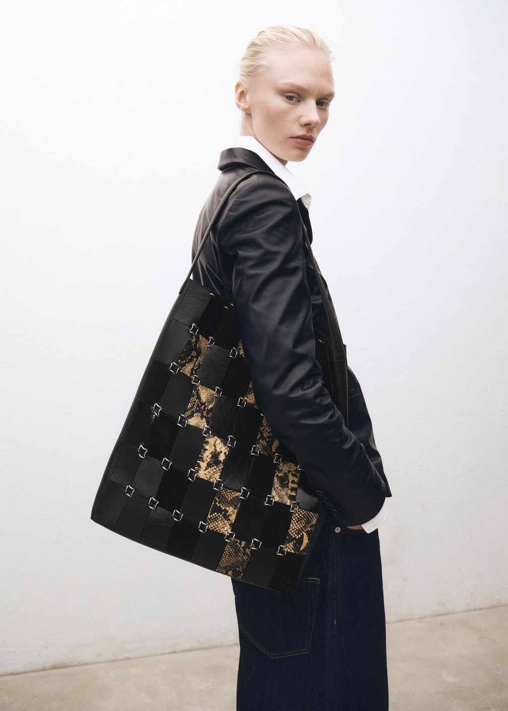 Combined-patchwork leather shopper bag - Black