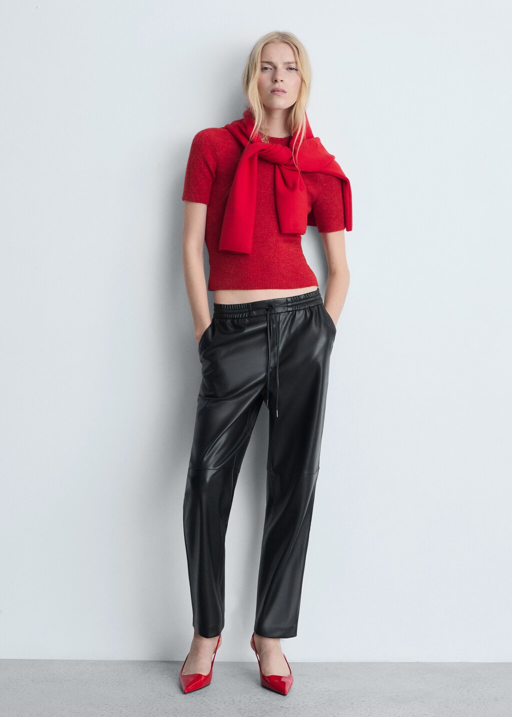 Leather-effect elastic waist trousers - Black
