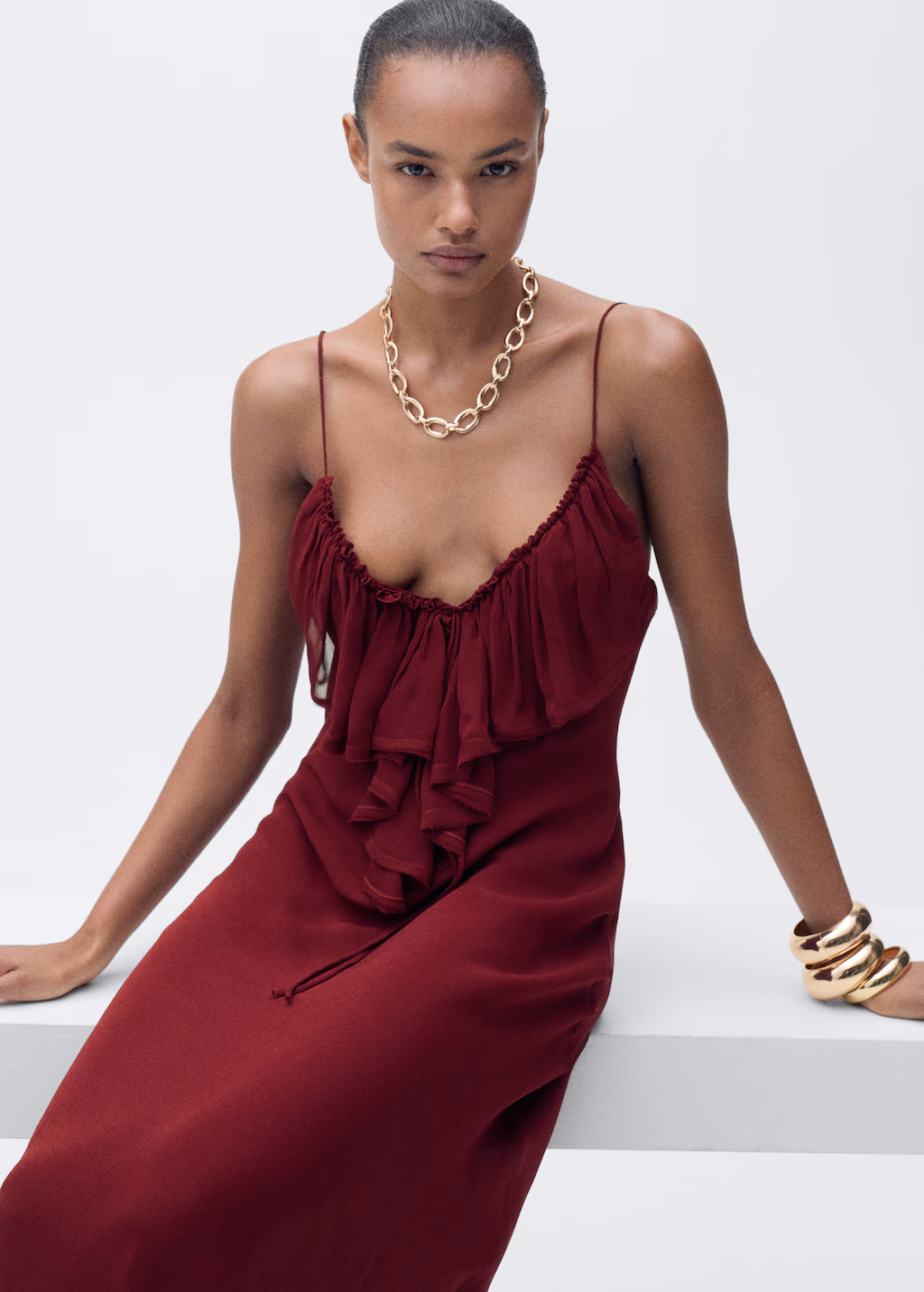 Chiffon dress with ruffle detail - Burgundy