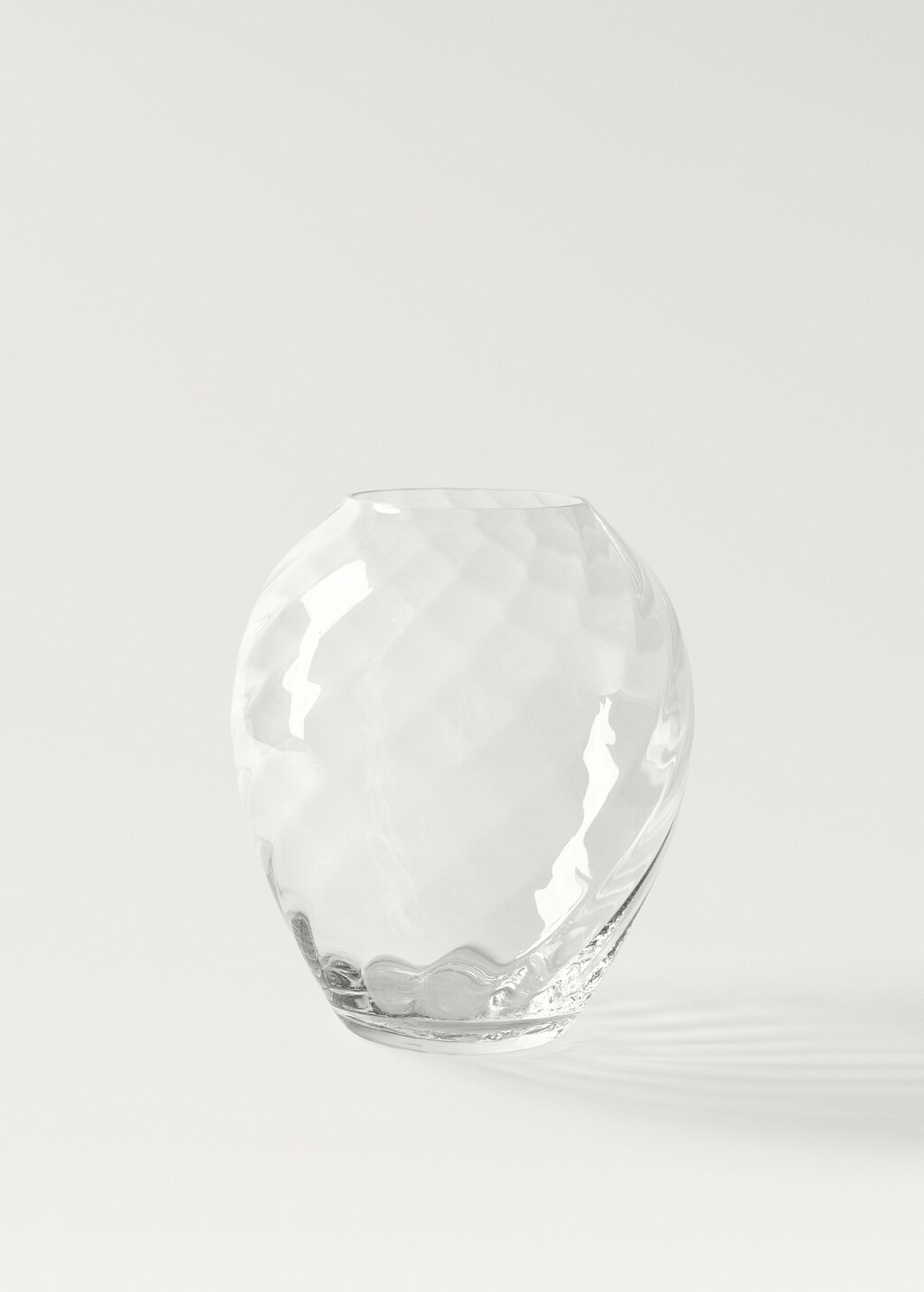 Hand-blown glass vase with waves - Ice Grey