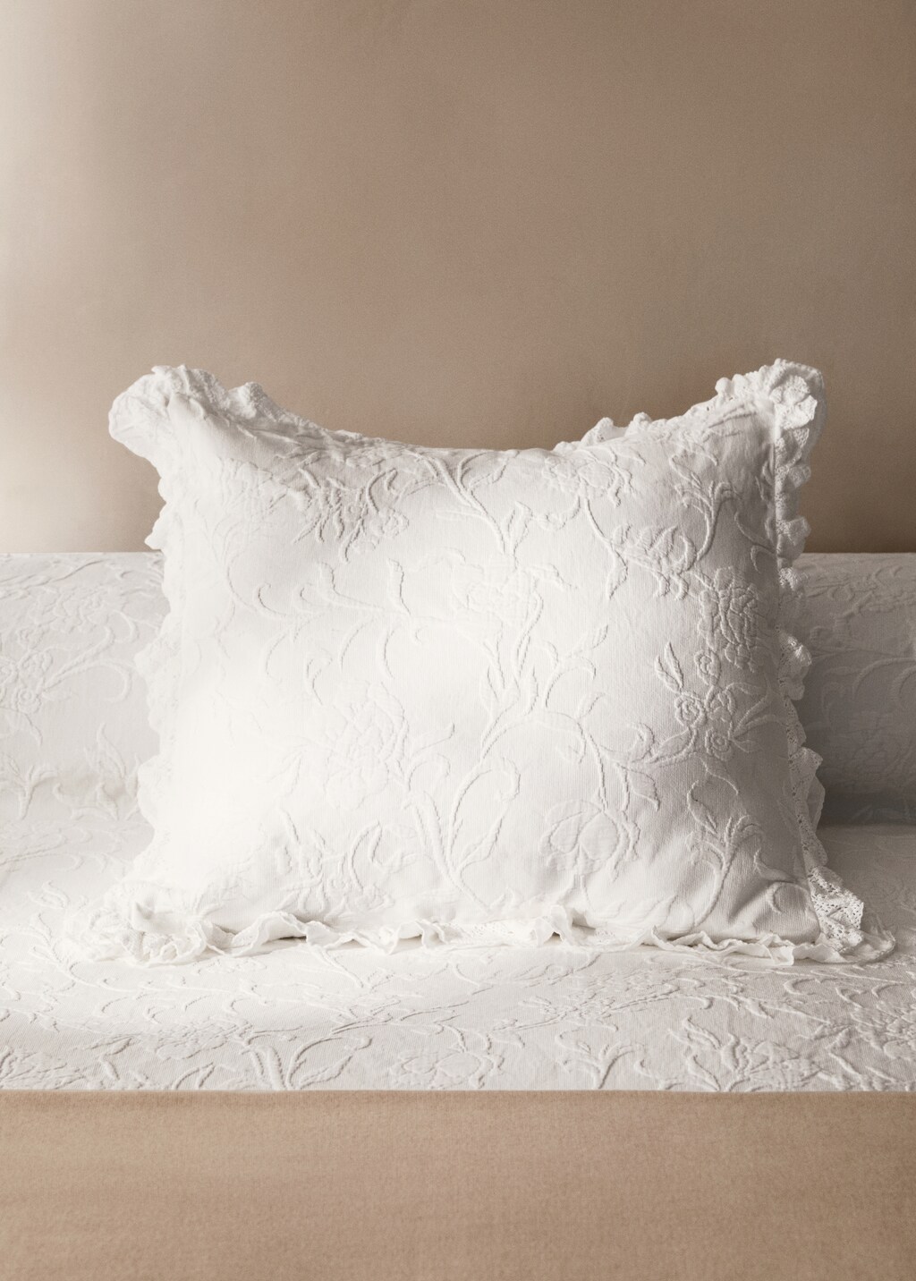 Jacquard cotton floral pillowcase 50x50 cm - White