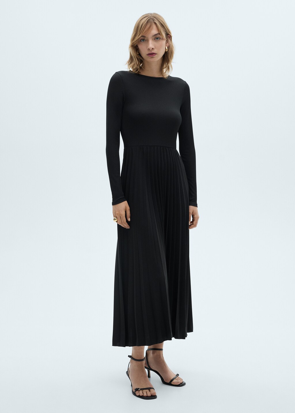 Pleated A-line dress - Black