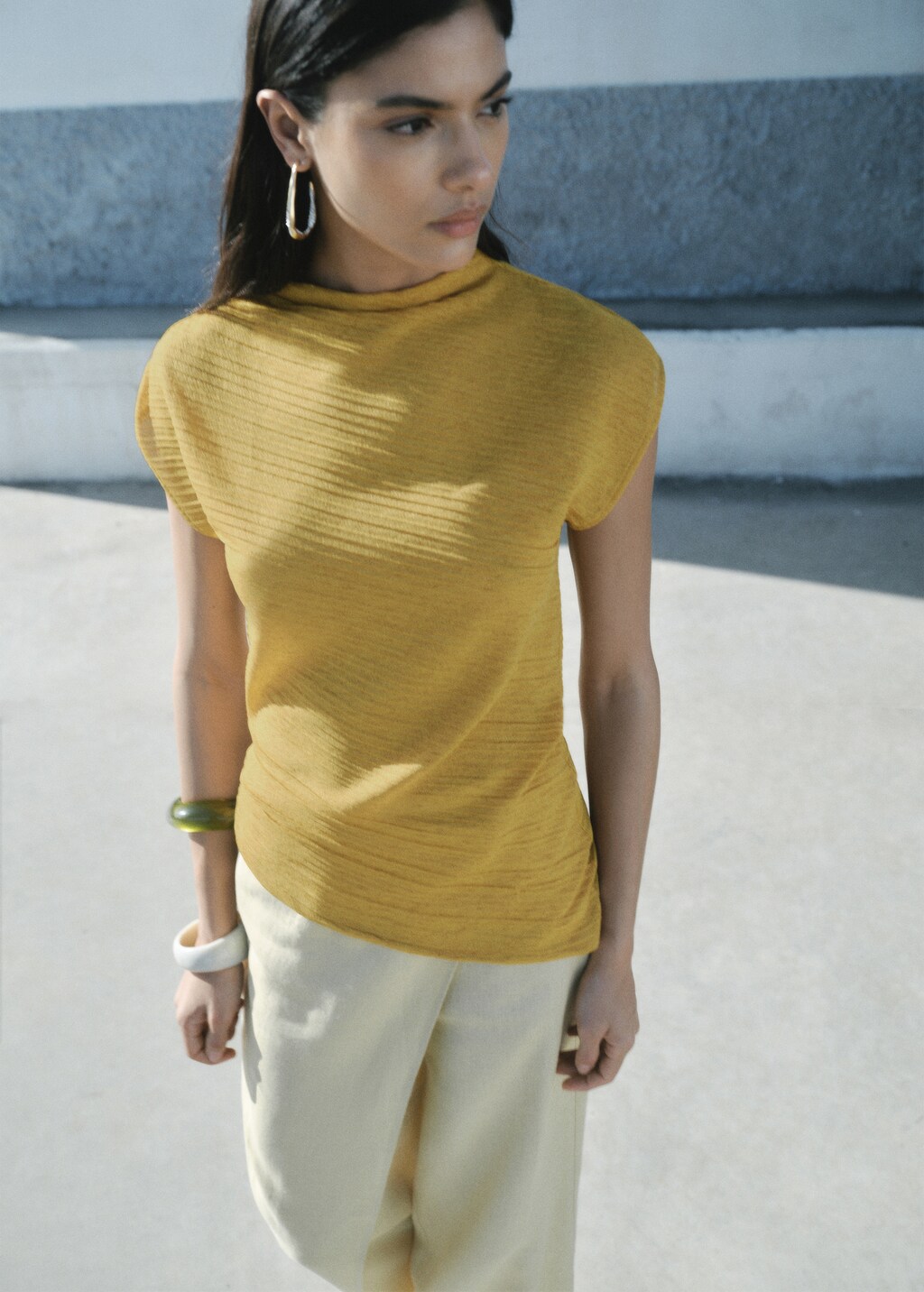 Asymmetrical textured top - Mustard