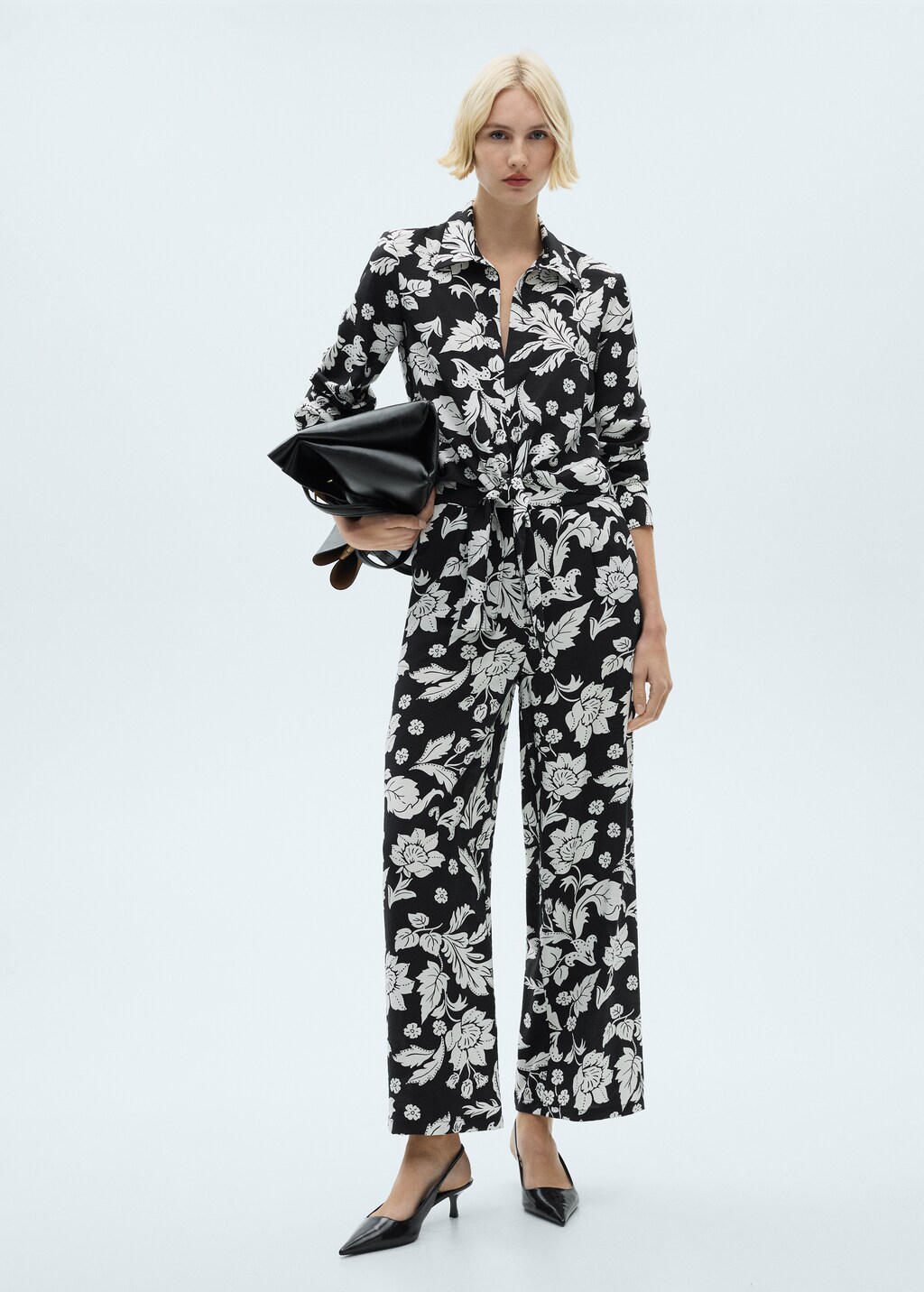 Floral-print blouse with knot detail - Black