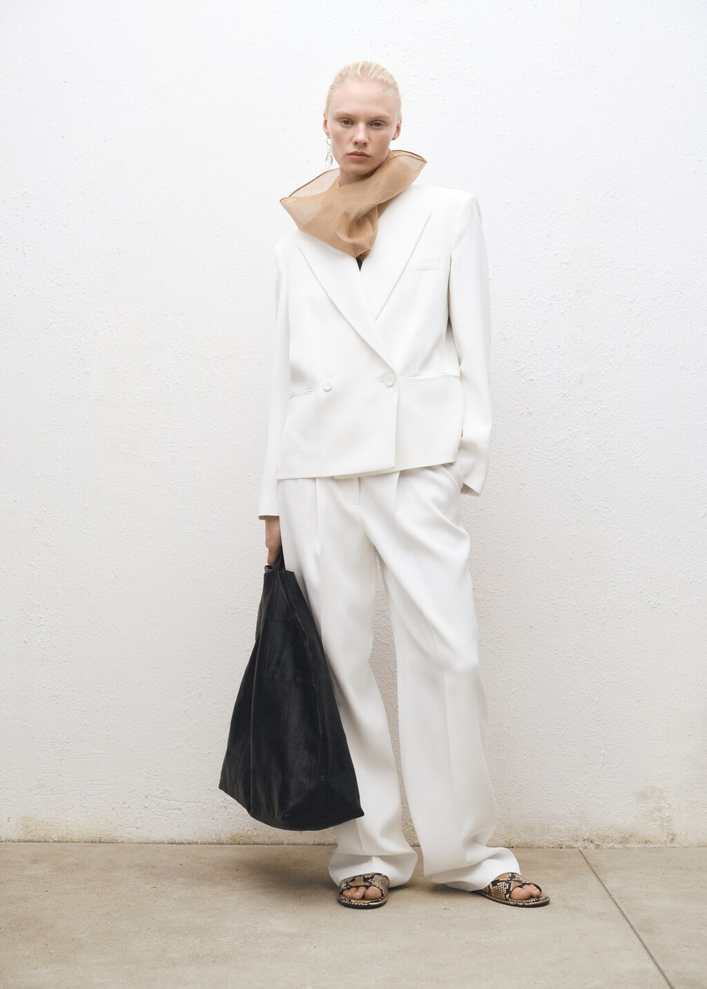 Oversized double-breasted suit jacket - White