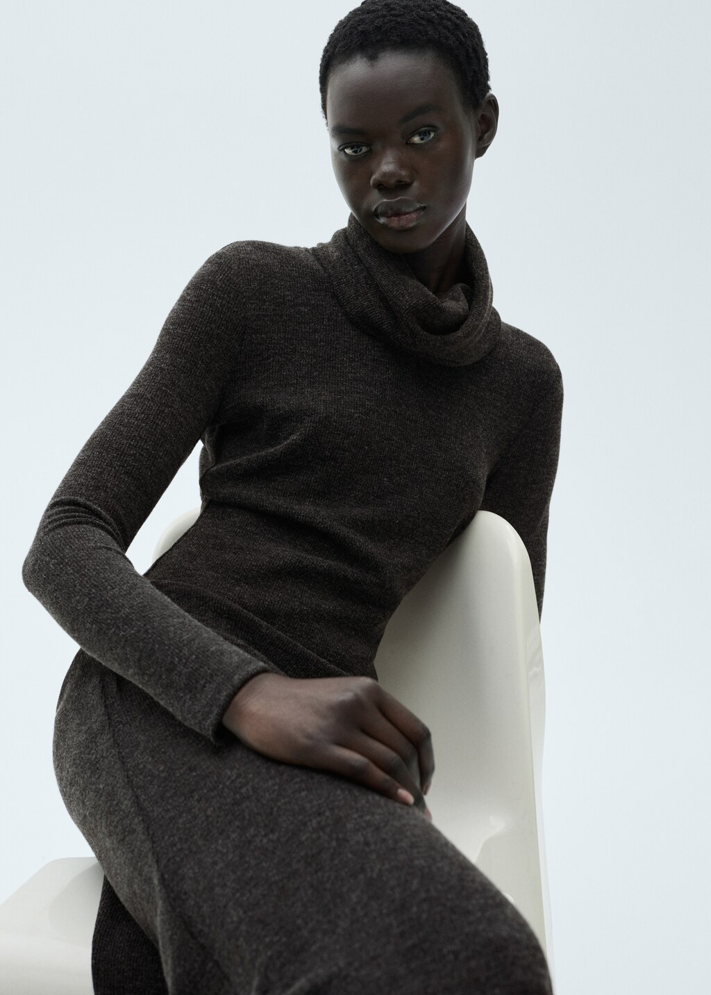 Knitted turtleneck dress - Brown