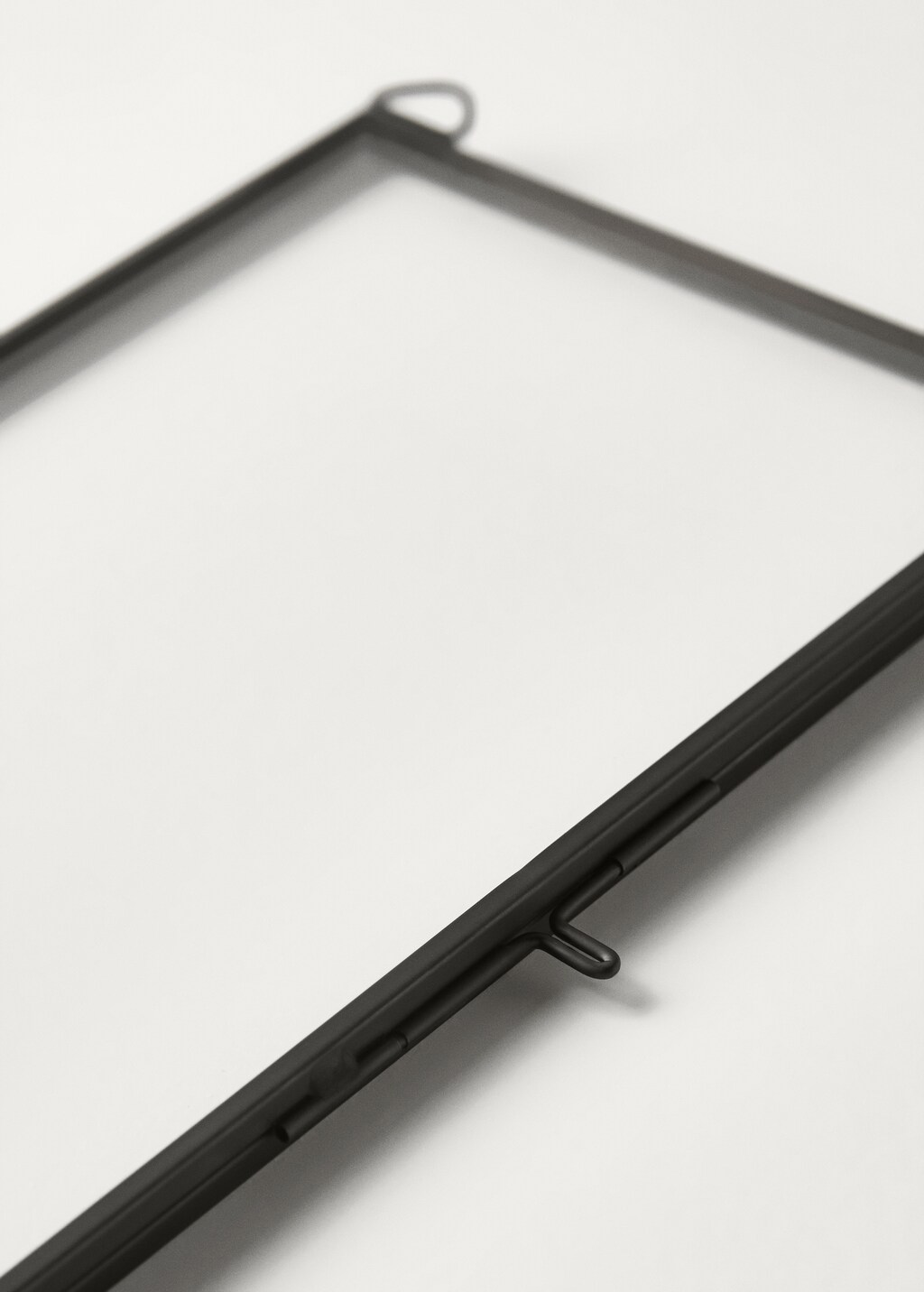 Elongated metal frame - Black