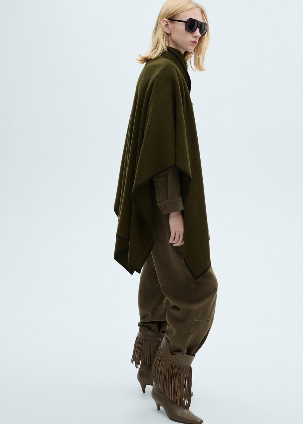 Knitted cape with contrasting trim - Khaki