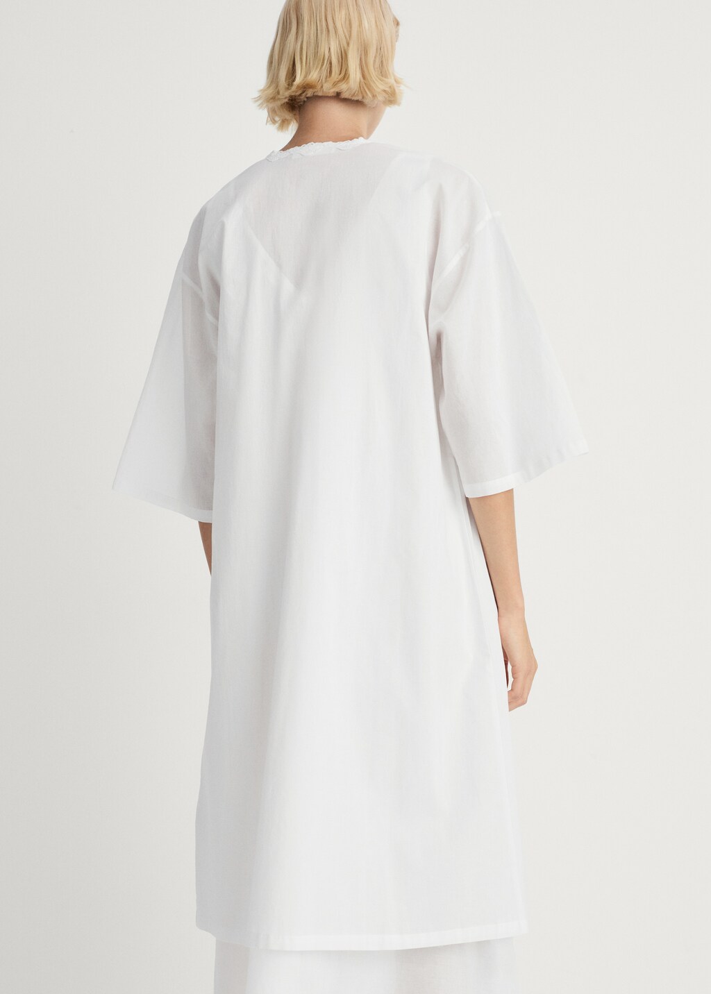 Cotton robe with lace - White