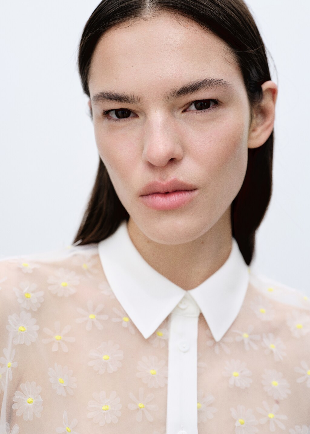 Semi-transparent shirt embroidered with flowers - Off White
