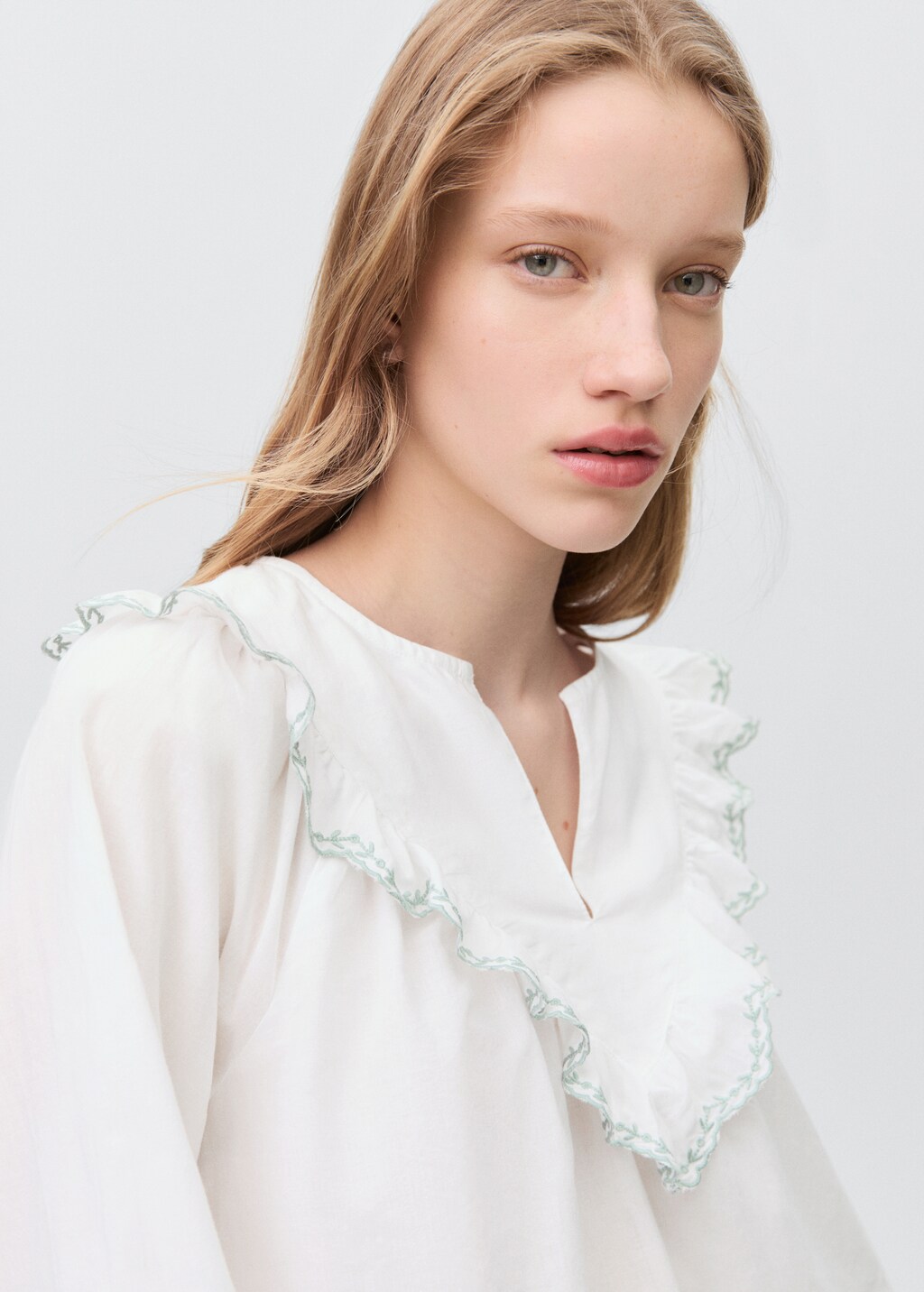 Ruffle neck blouse - Off White
