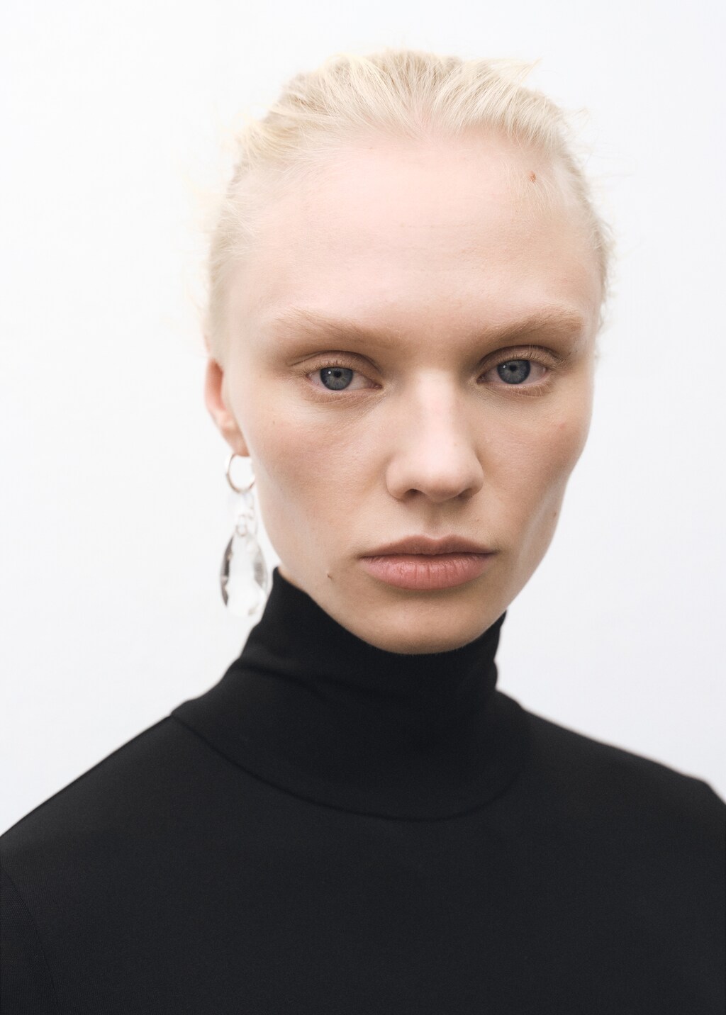 Turtleneck flared knitted dress - Black