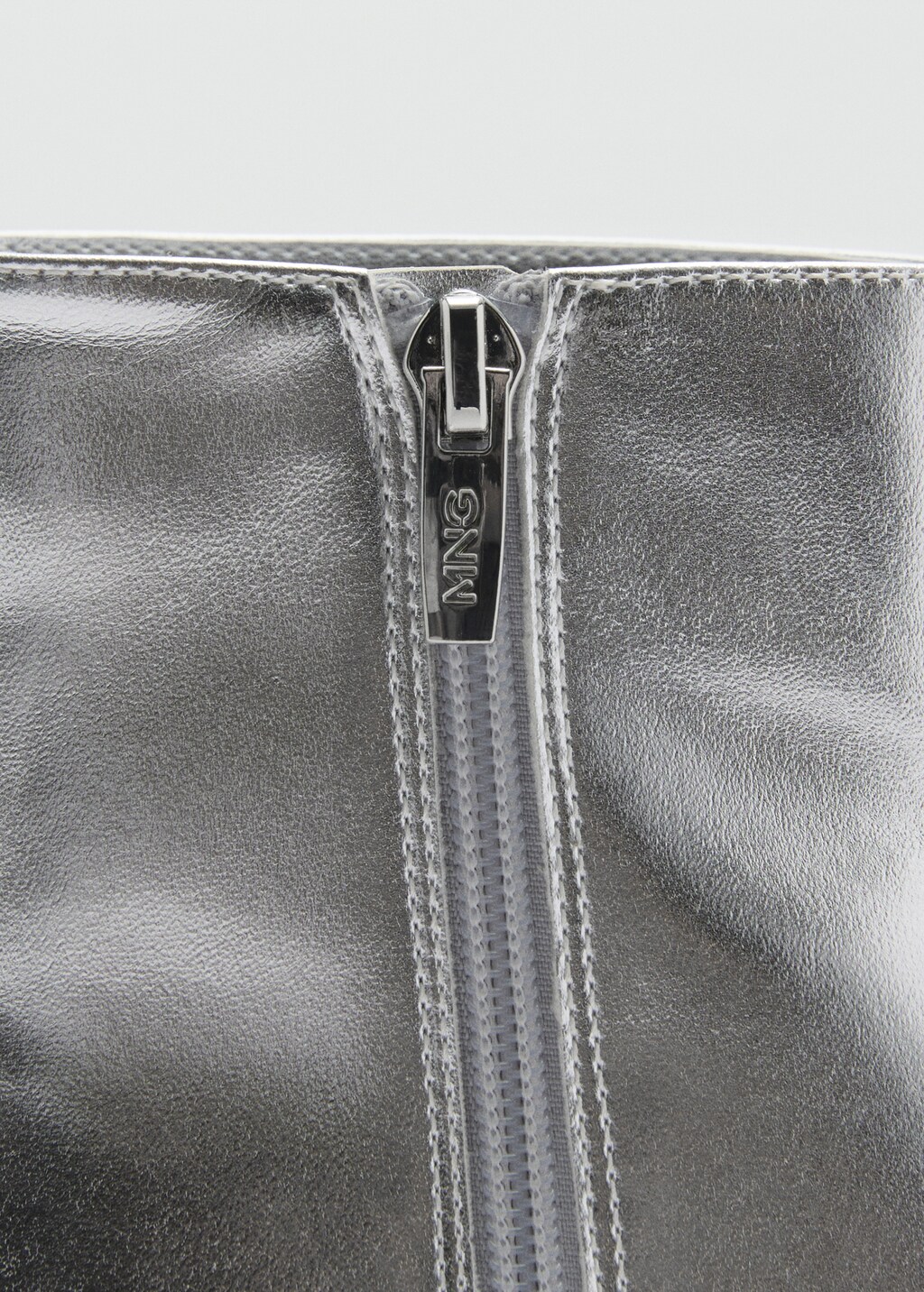 Metallic-effect pointed-toe boots - Silver