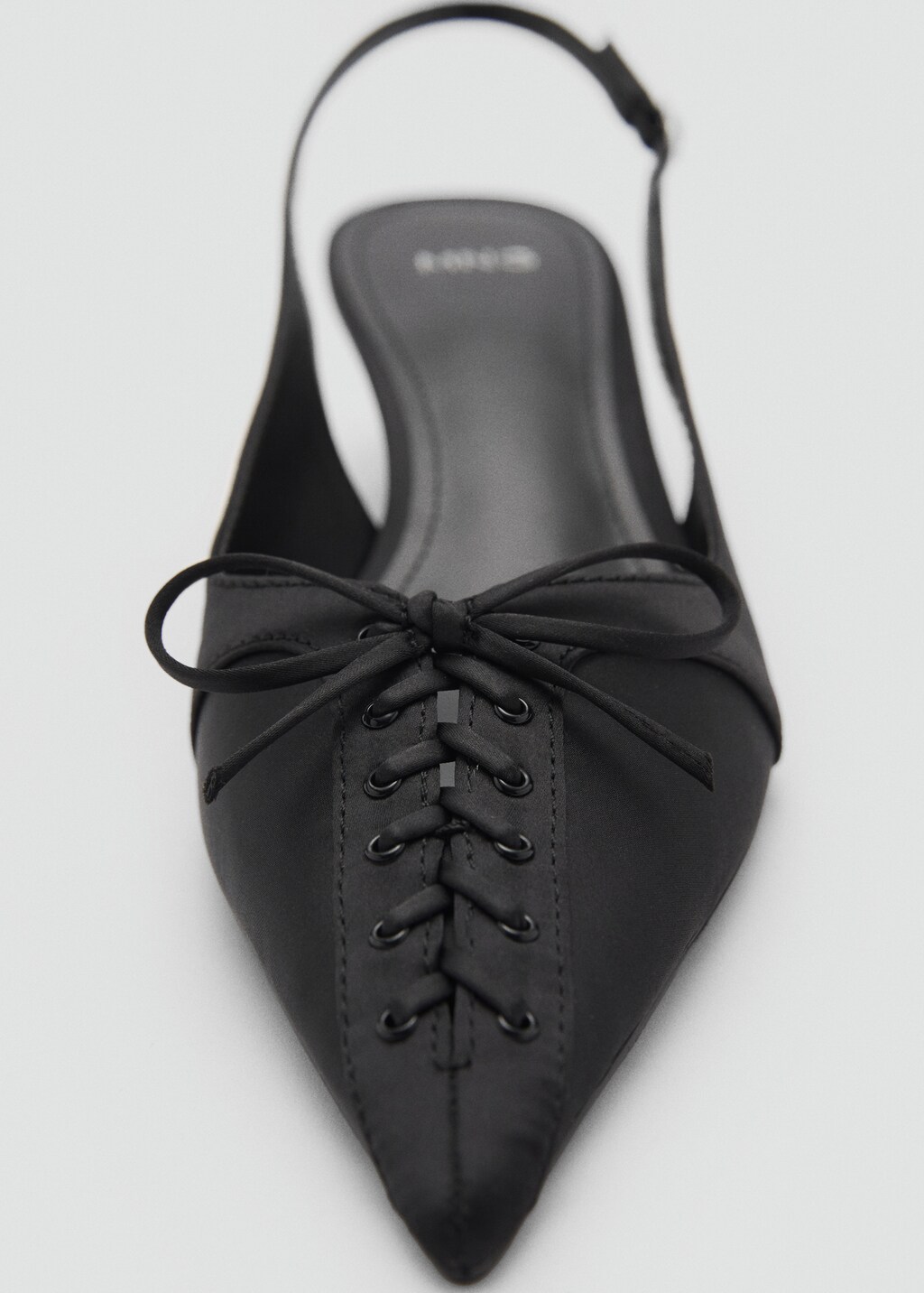 High-heeled shoes with pointed toe and bow - Black