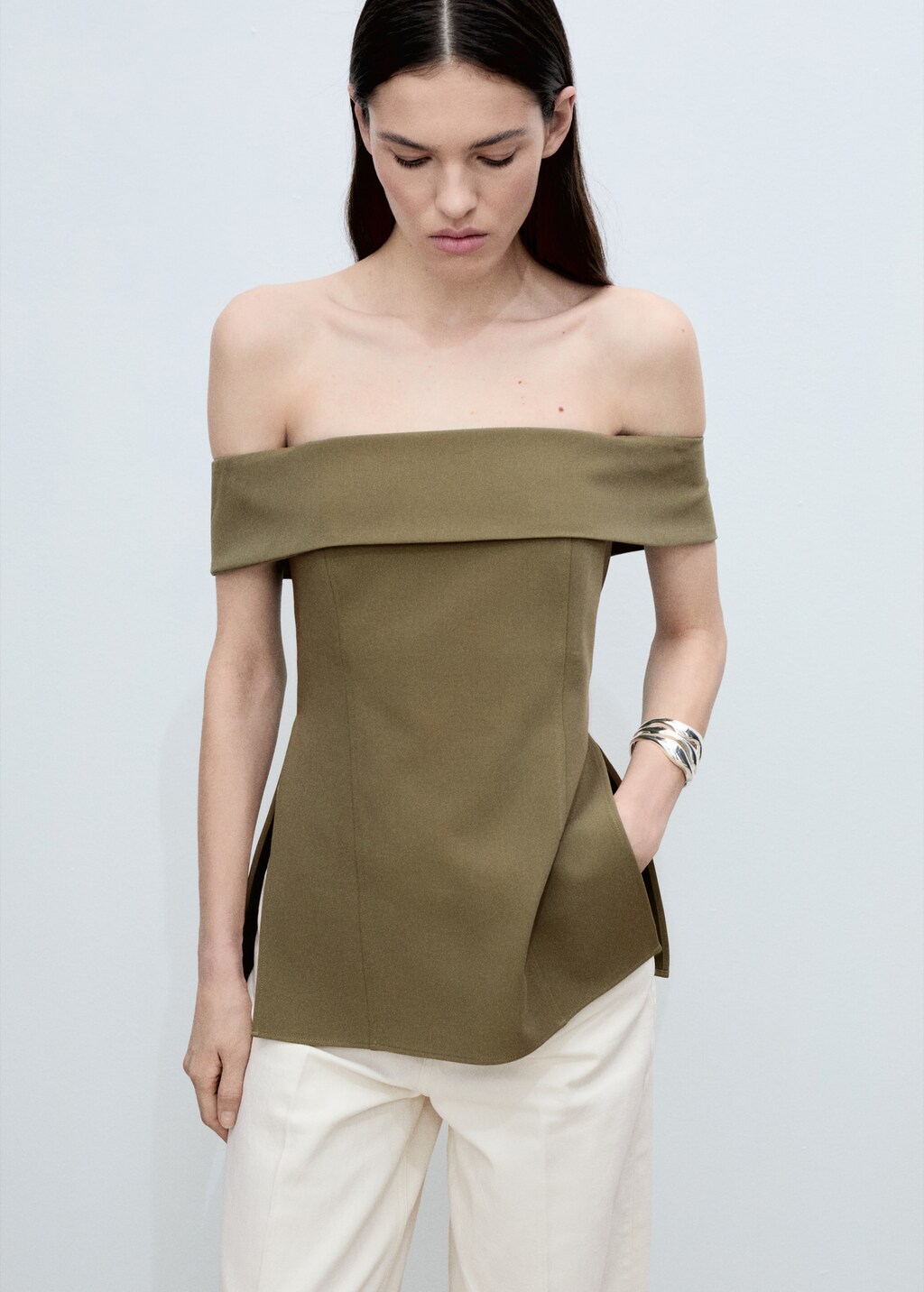 Fitted off-the-shoulder top - Khaki