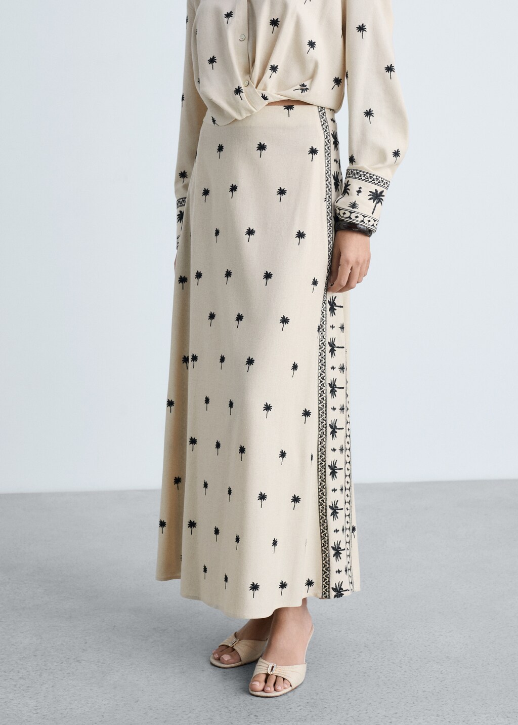 Embroidered flared skirt - Beige