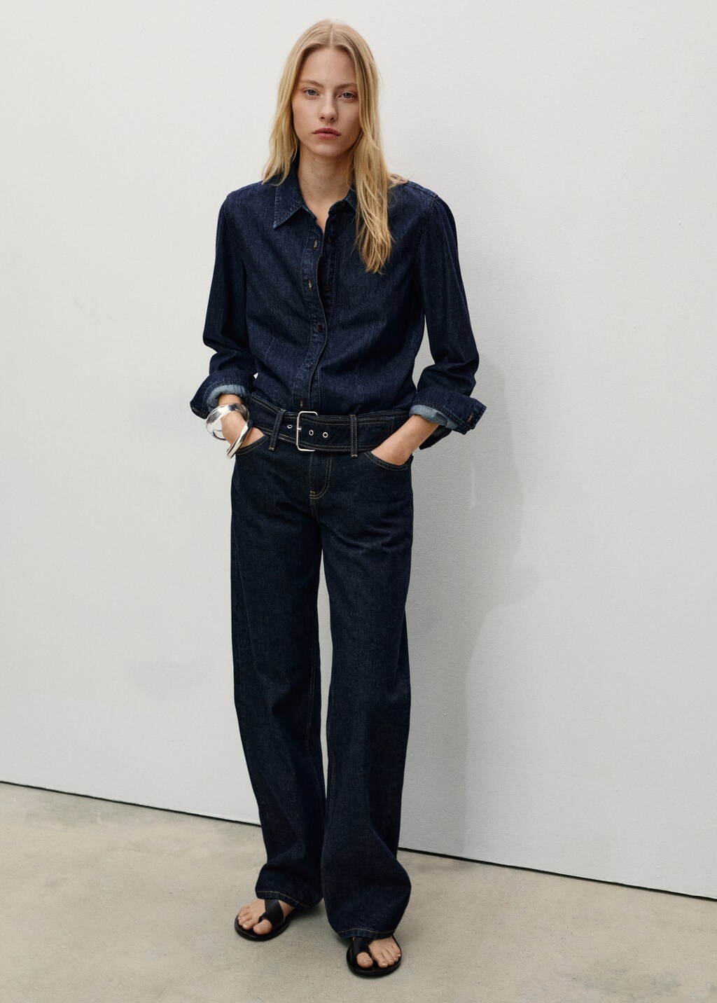 Low-rise straight jeans with belt - Open Blue