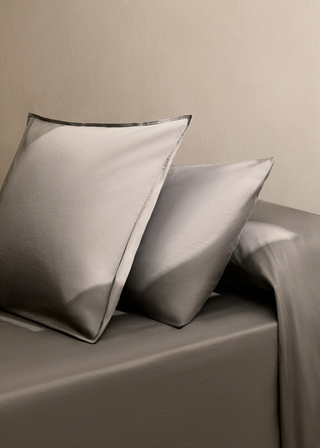 Washed satin cotton pillowcase with double stitching, 60x60cm - Russet