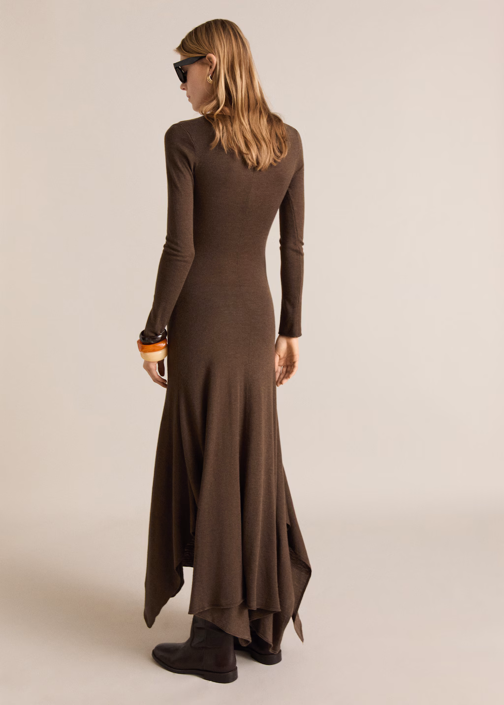 Asymmetrical low-knit dress - Caramel