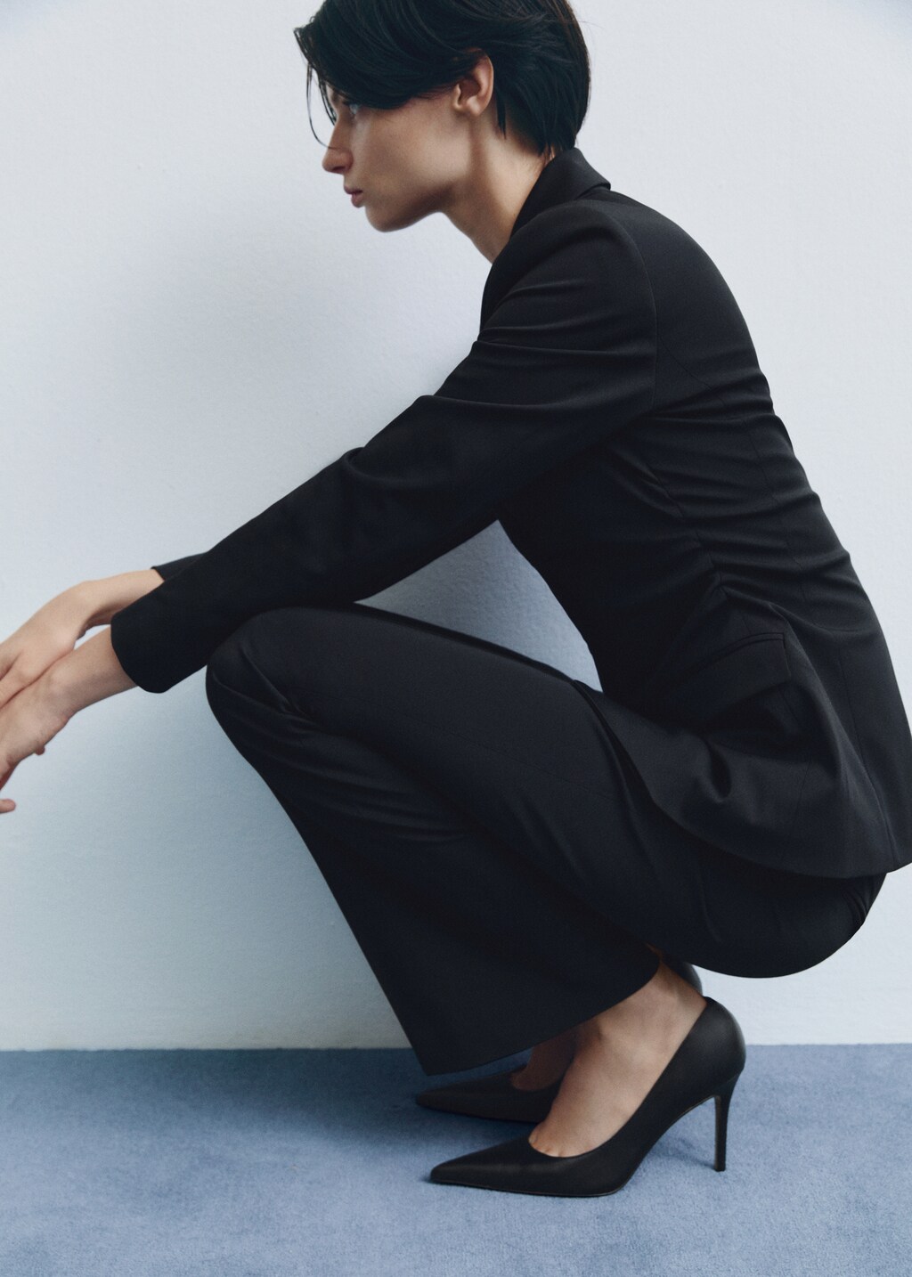 Asymmetrical heeled shoes - Black