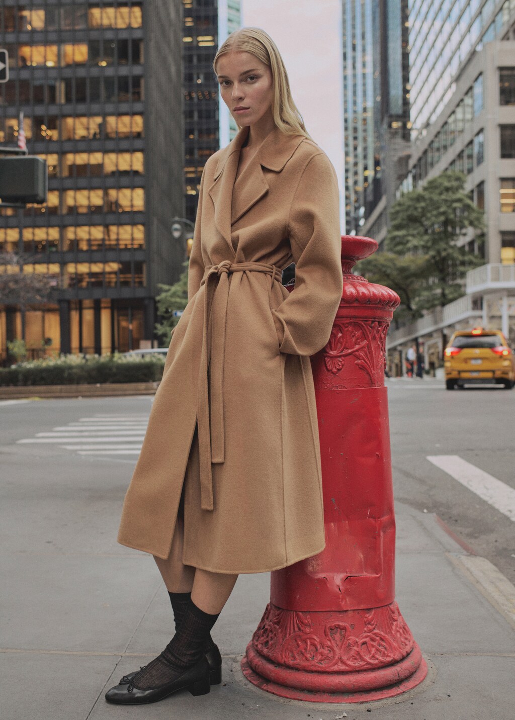Heeled ballet flats with leather bow - Caramel