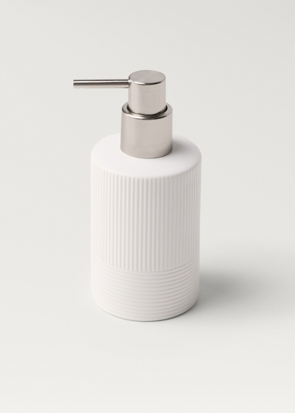 Soap dispenser white - White