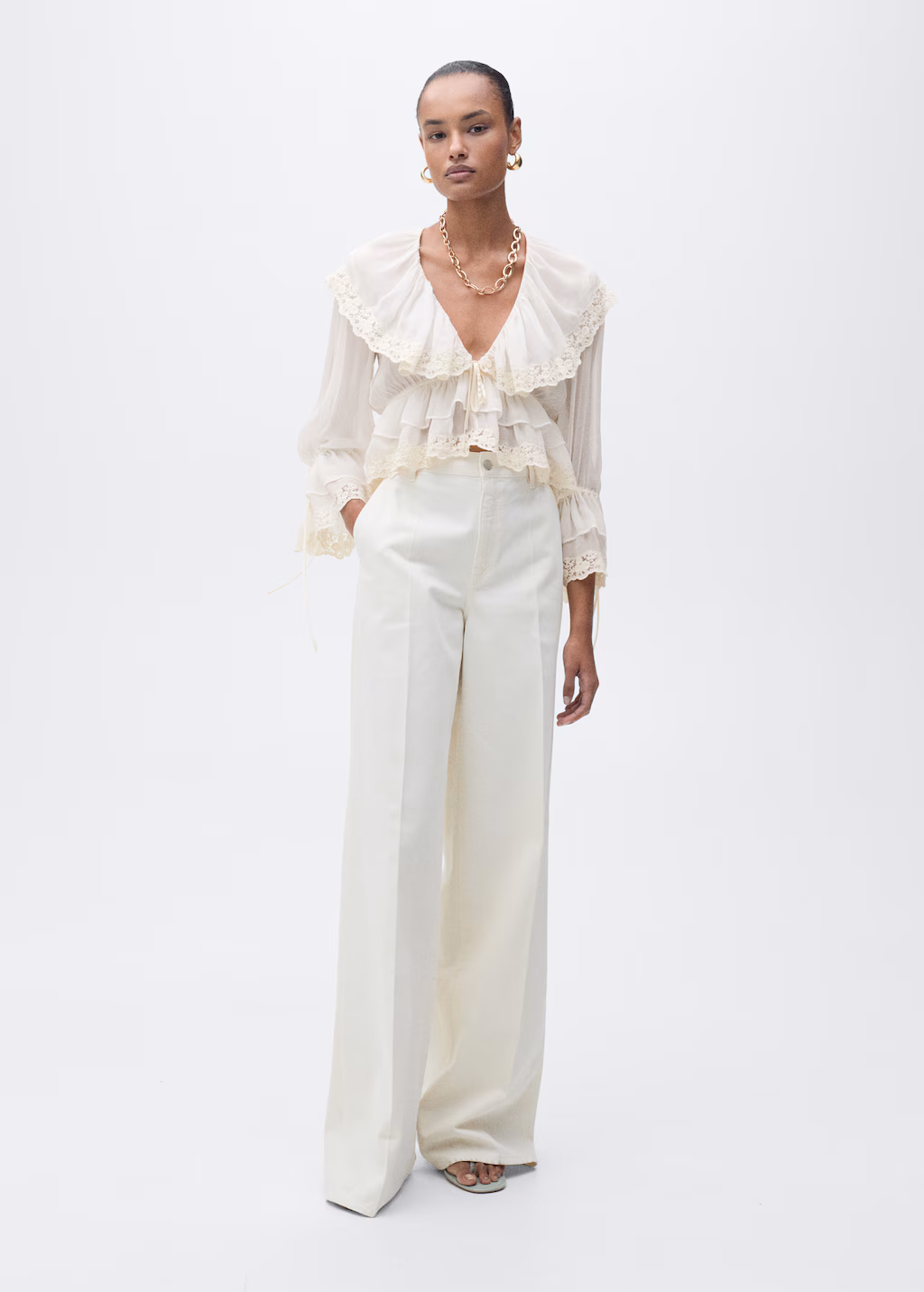 Blouse with ruffles and lace details - Ecru