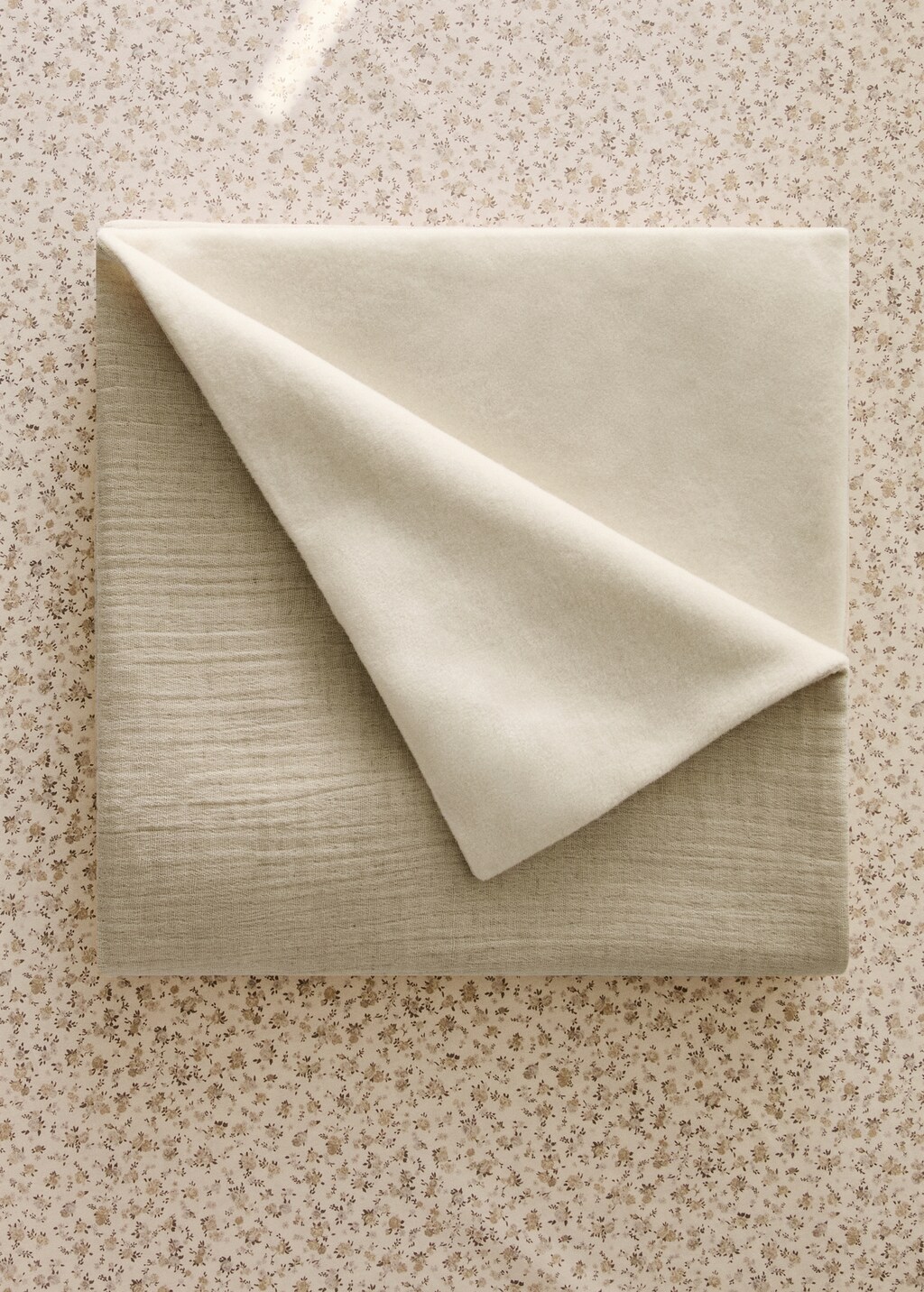 Soft reversible children's blanket - Sand