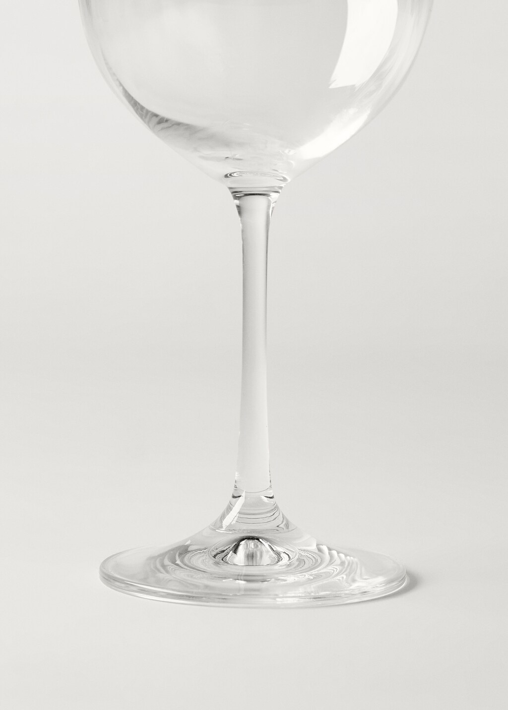 Glass cup with embossed stripes - Silver