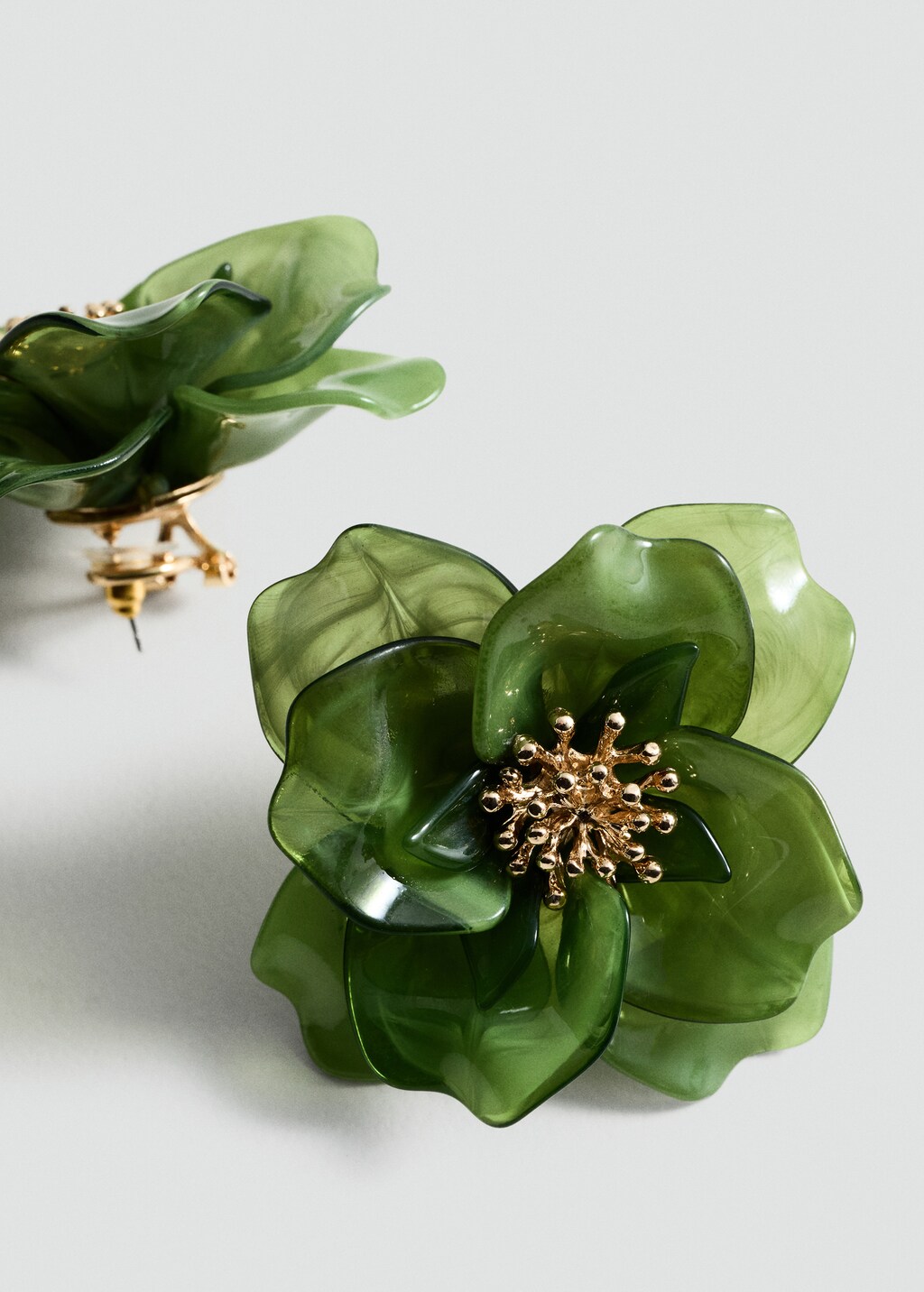 Floral earrings - Pastel Green