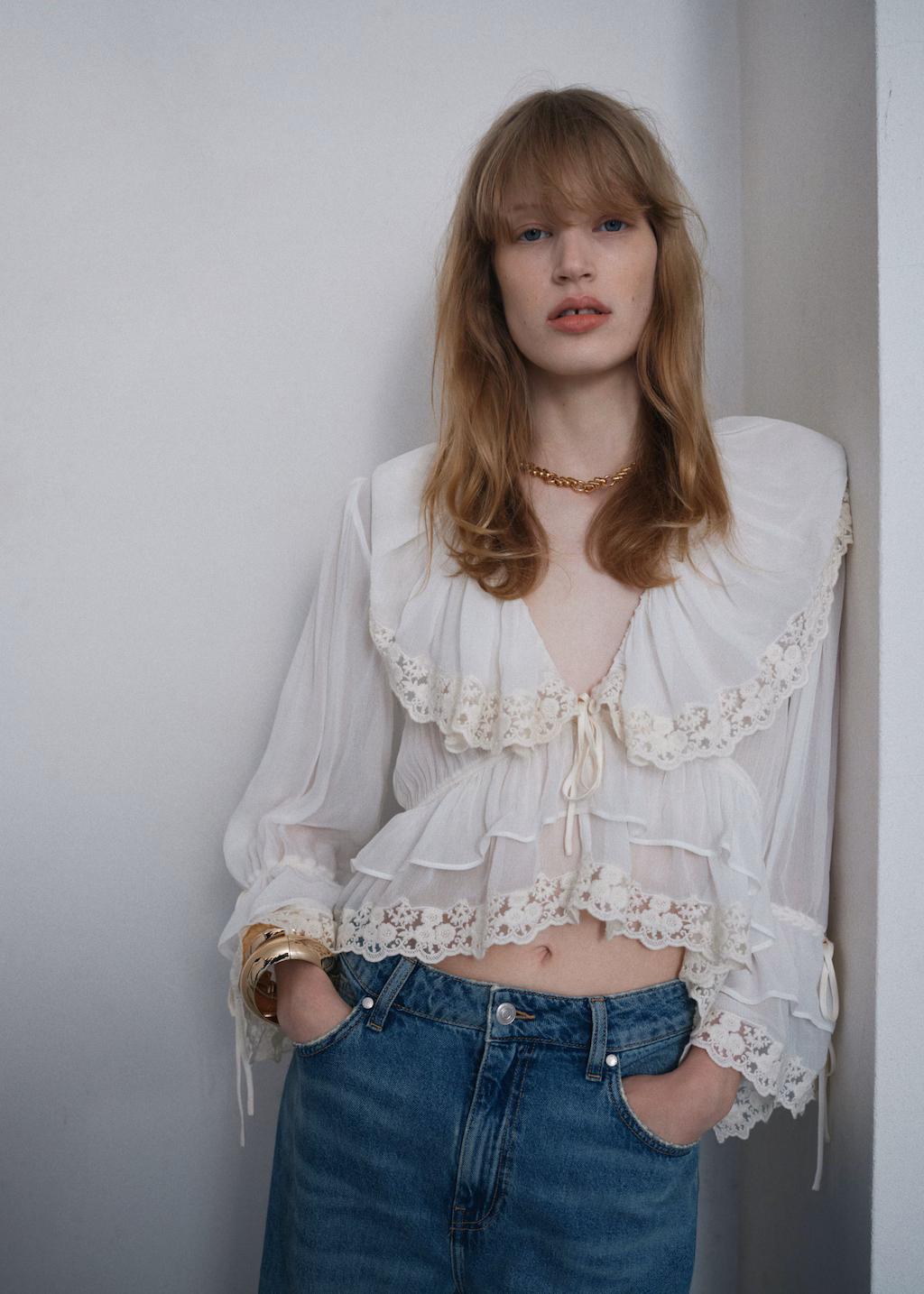 Blouse with ruffles and lace details - Ecru