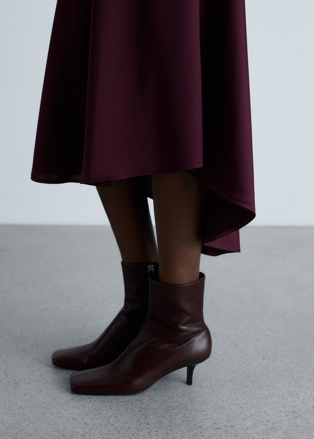 Satin dress with seam detail - Wine