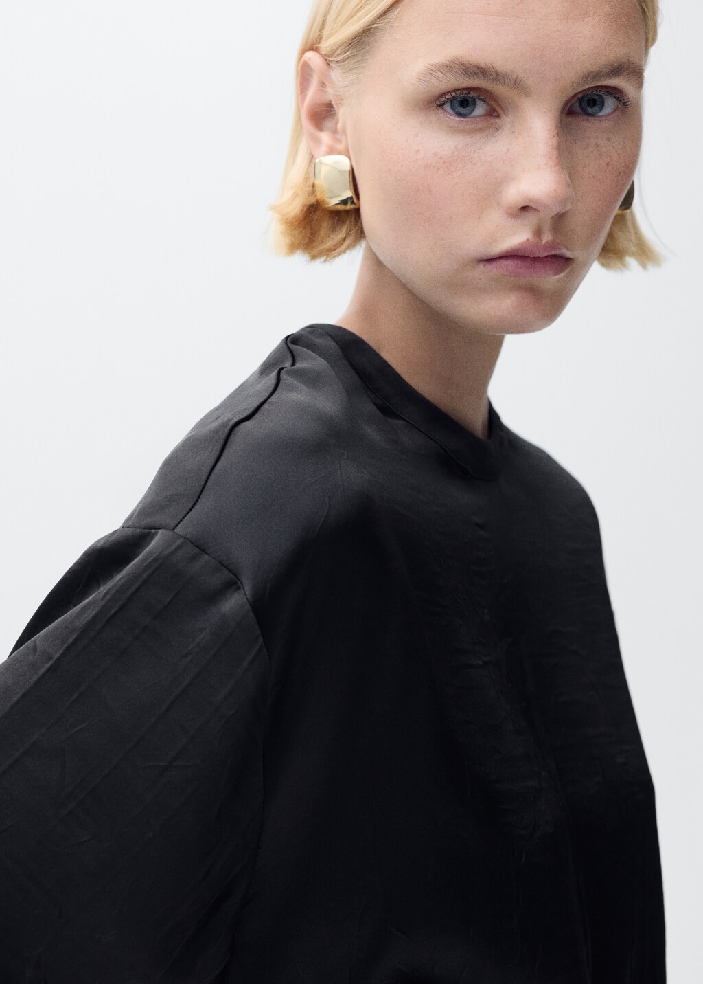 Satin blouse with belt - Black