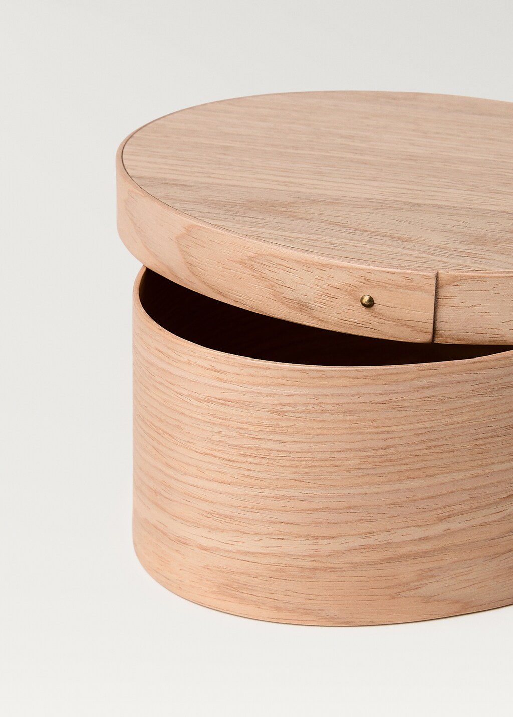 Small oval wooden box - Brown