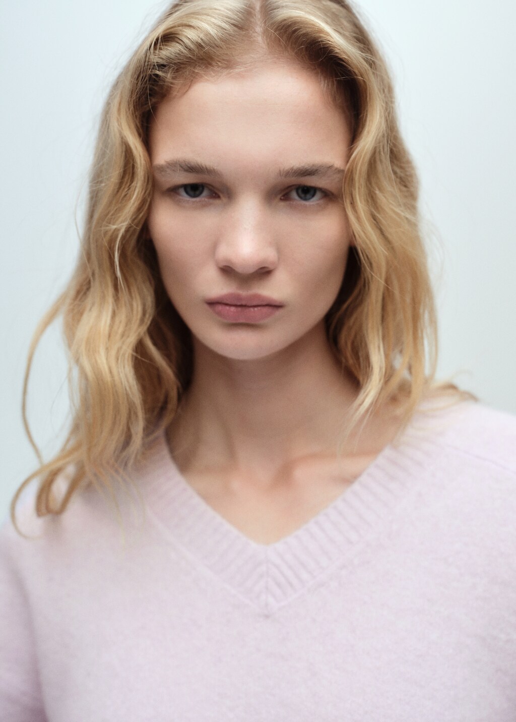 V-neck knit sweater - Pastel Green