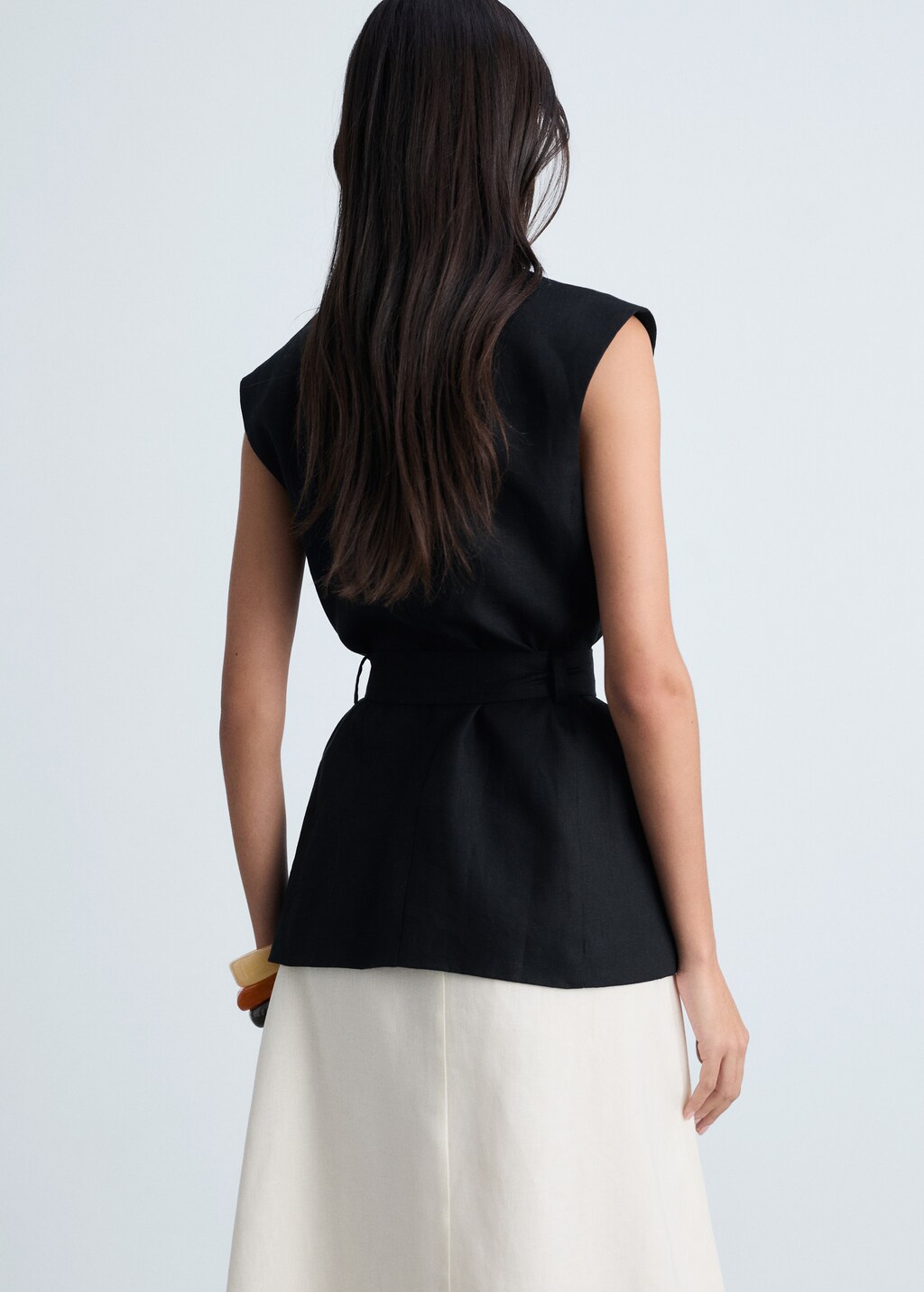 Linen waistcoat with belt - Black