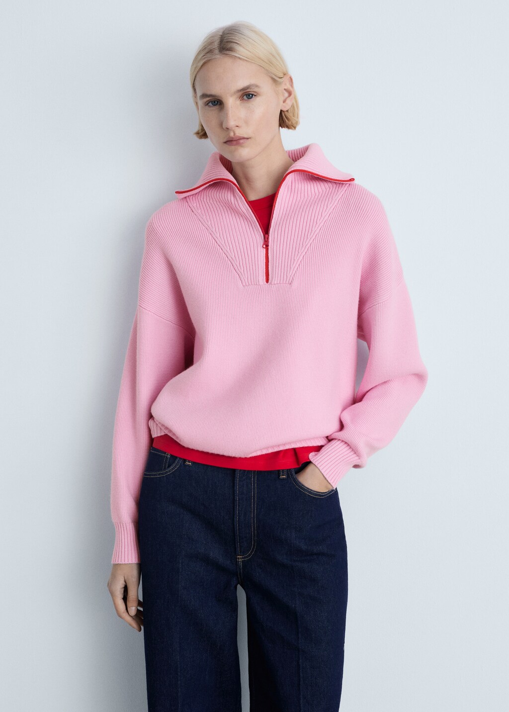Contrasting knitted sweater with zip - Pink
